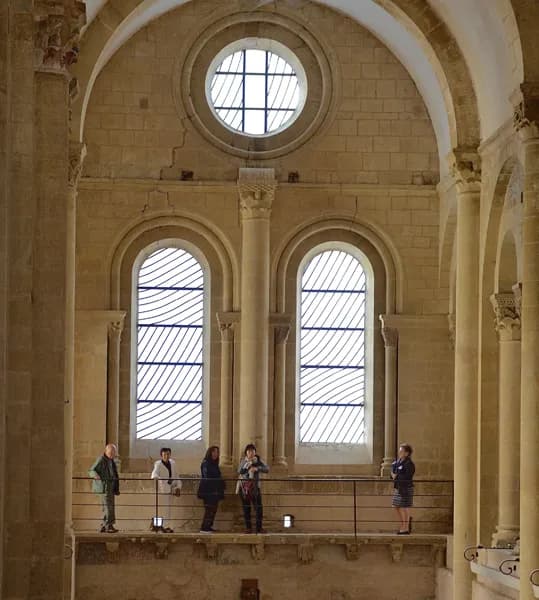 Visite guidée des vitraux de PIerre Soulages, Conques