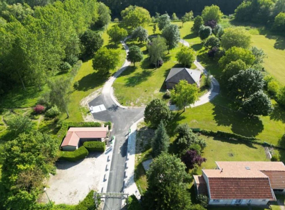 Camping Méry 3.jpg