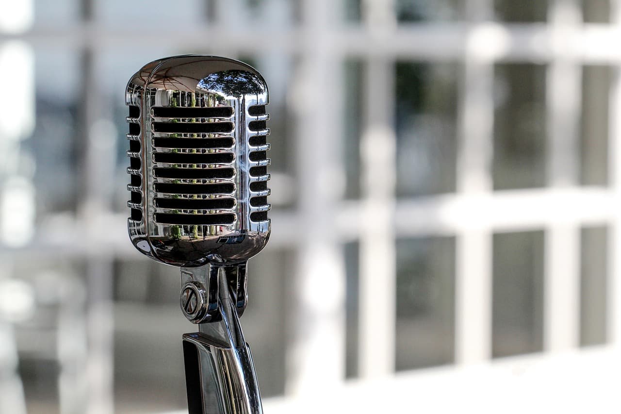 microphone.jpg