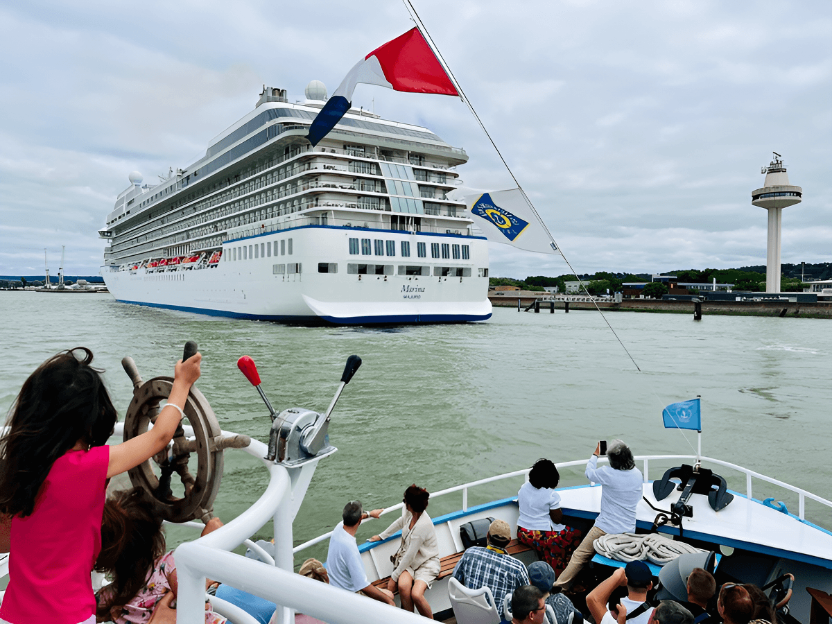 Navire Marina Promenade en bateau Aventura