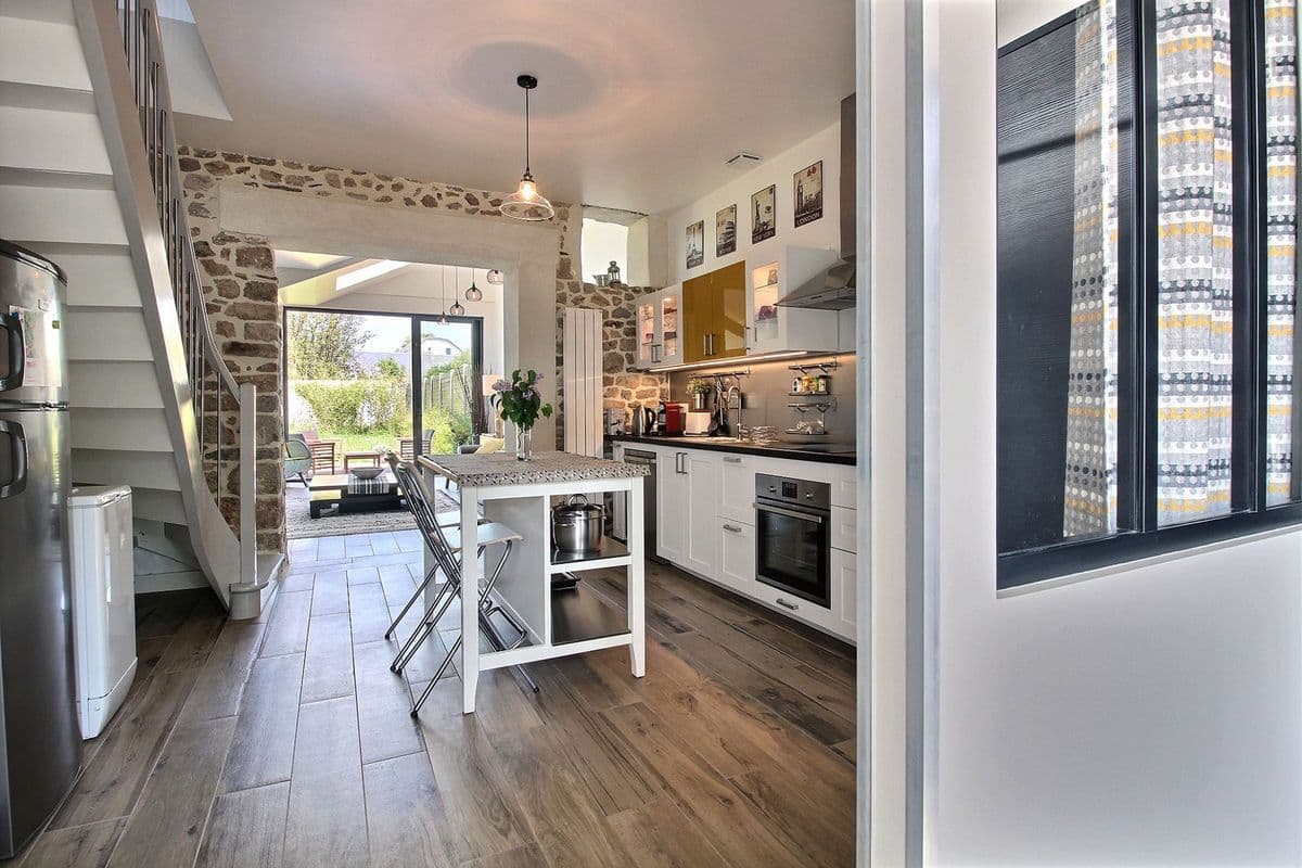 5-carolles-meuble-le-cottage-de-la-baie