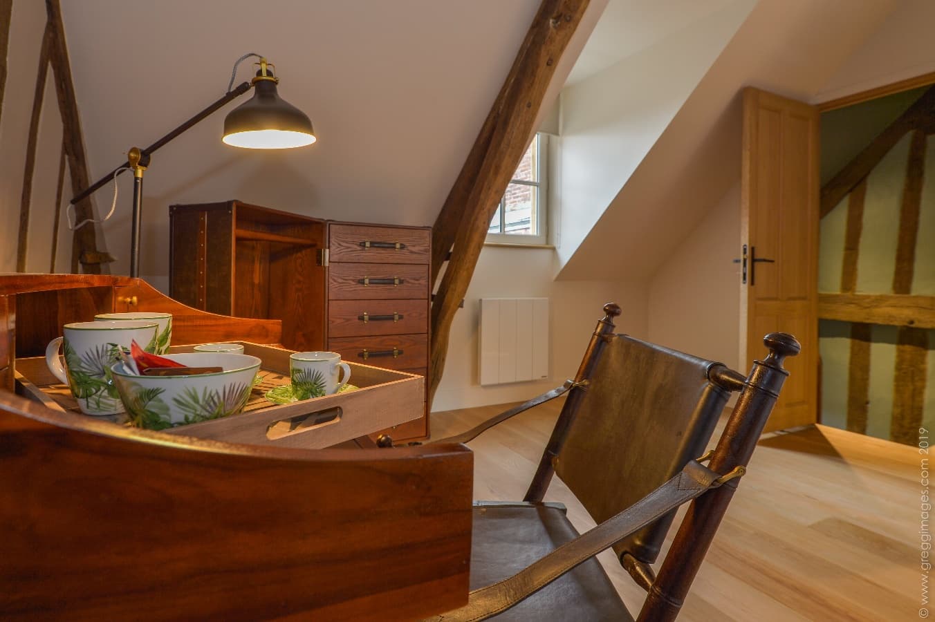 Le coin bureau et ses rangements au R+2