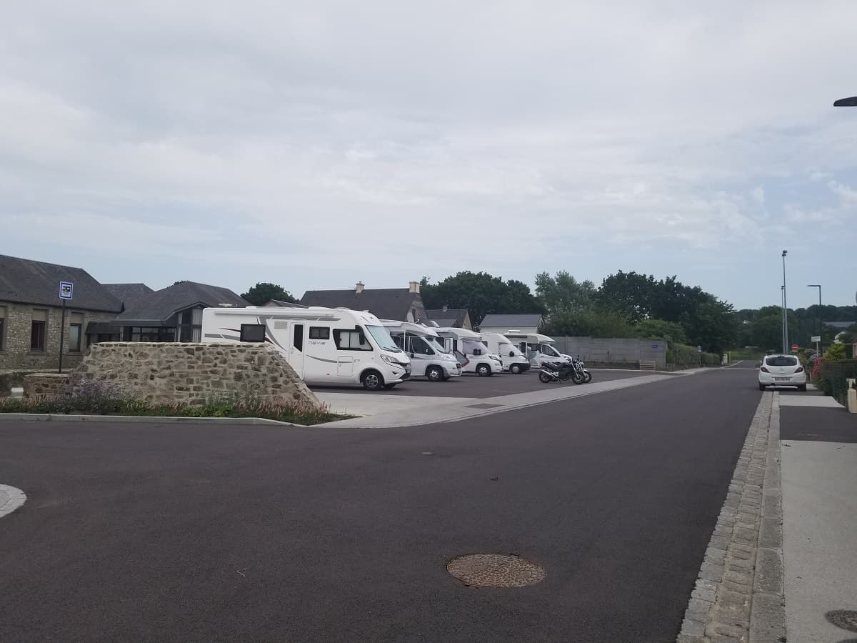 La-Haye-aire-de-services-2