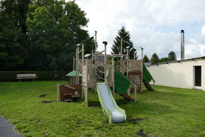 Aire de jeux Courcy (2)
