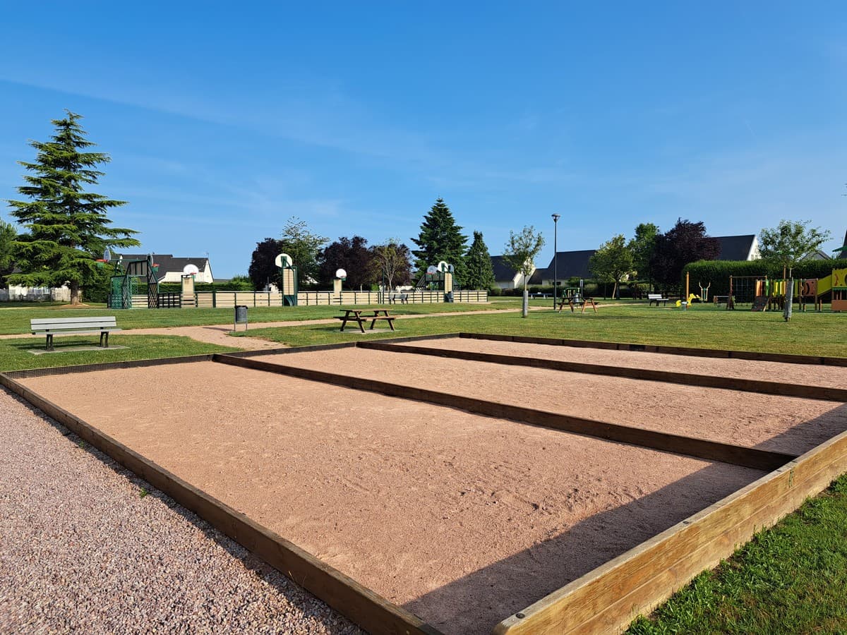 Aire de jeux pour enfants La Vespiere-Friardel