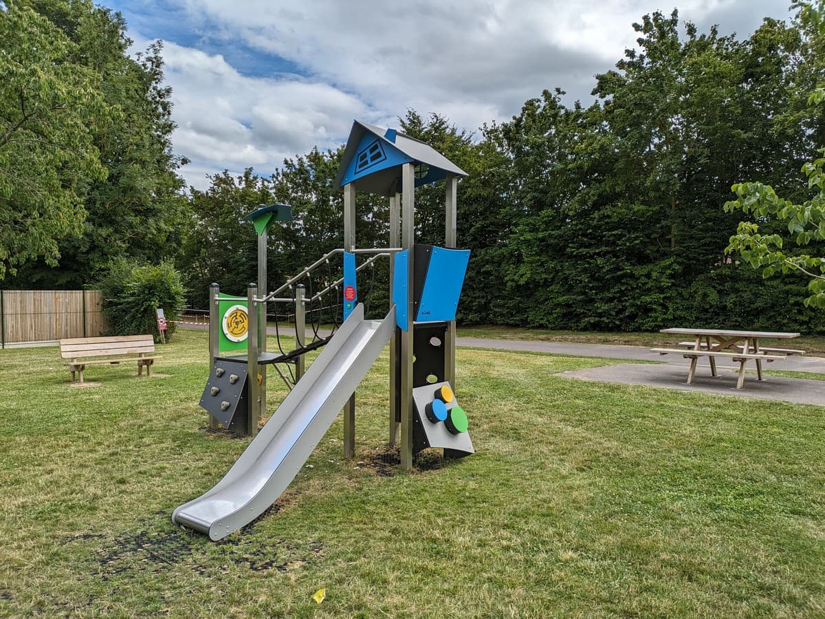 Aire de jeux pour enfants Saint-Julien-le-Faucon