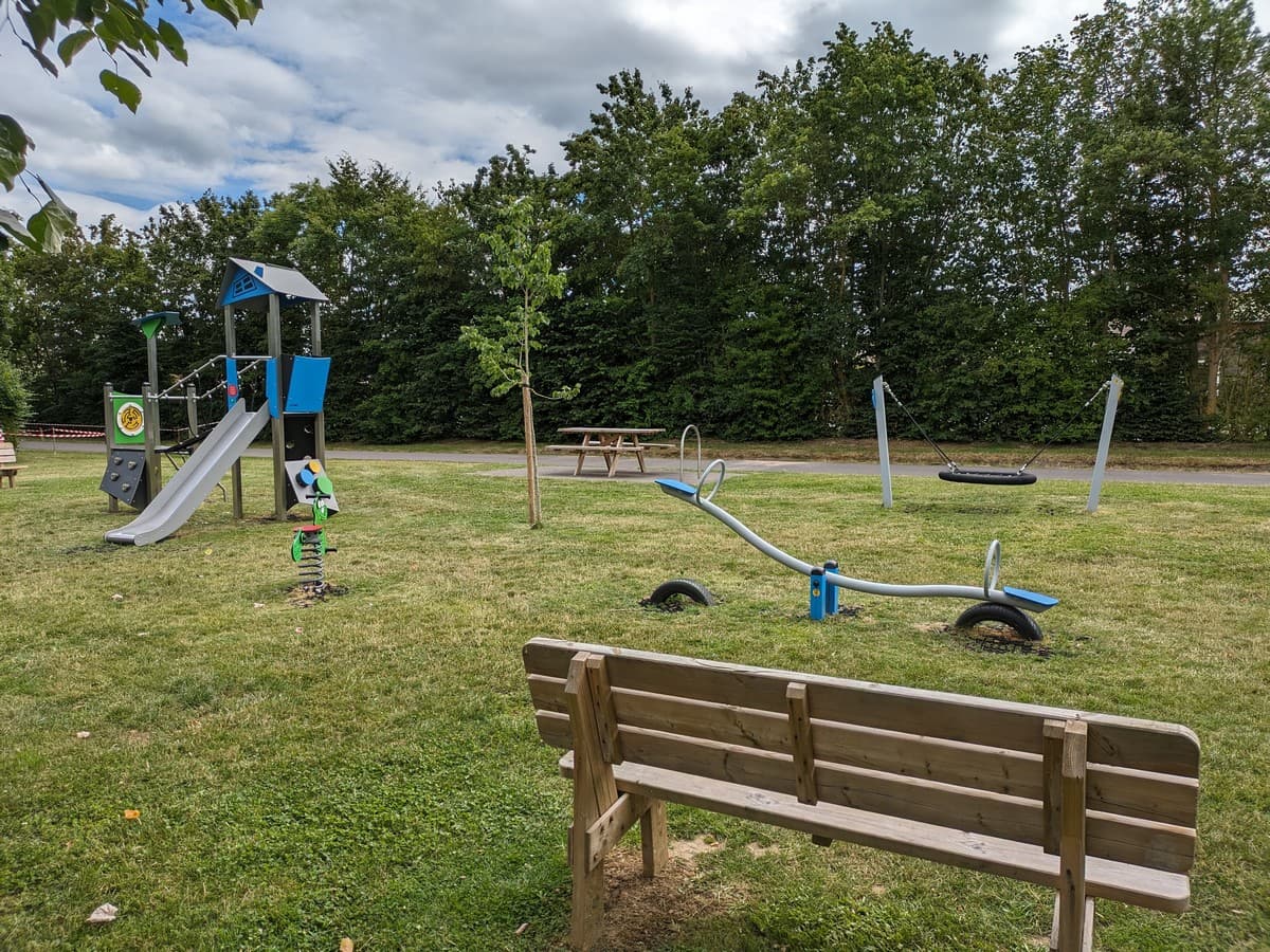 Aire de jeux pour enfants Saint-Julien-le-Faucon