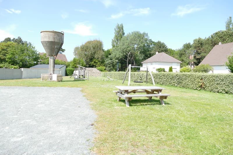 Aire de pique nique derrière OT Blainville (1)