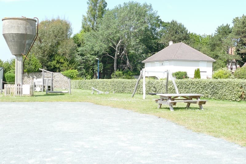 Aire de pique nique derrière OT Blainville (4)