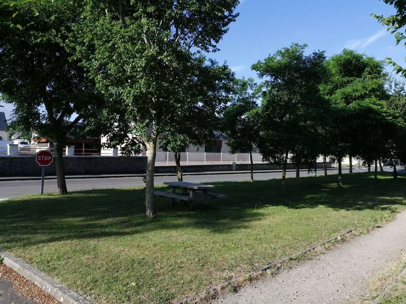 Aire de pique nique lingreville tourneville sur mer rue des écoles (2)