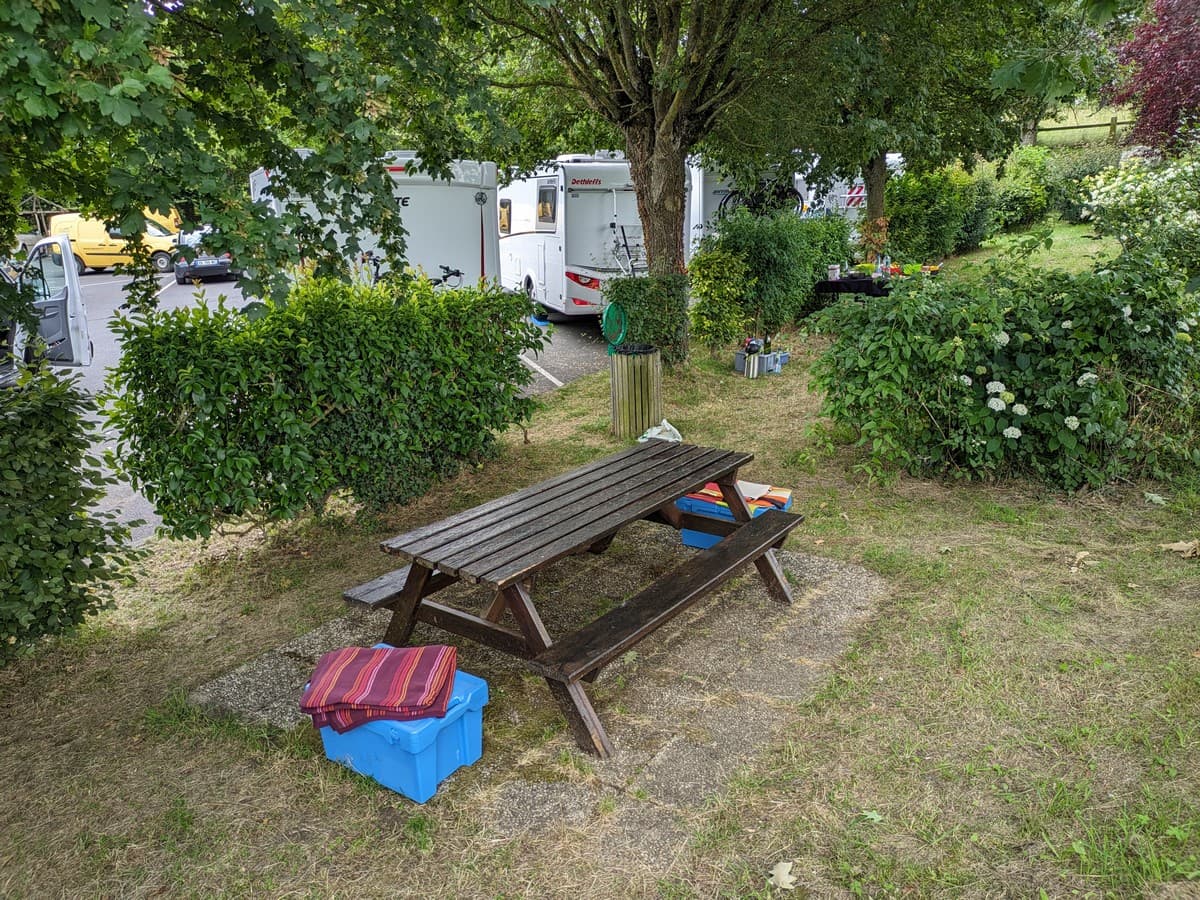 Aire pique-nique Parking Europe Cambremer