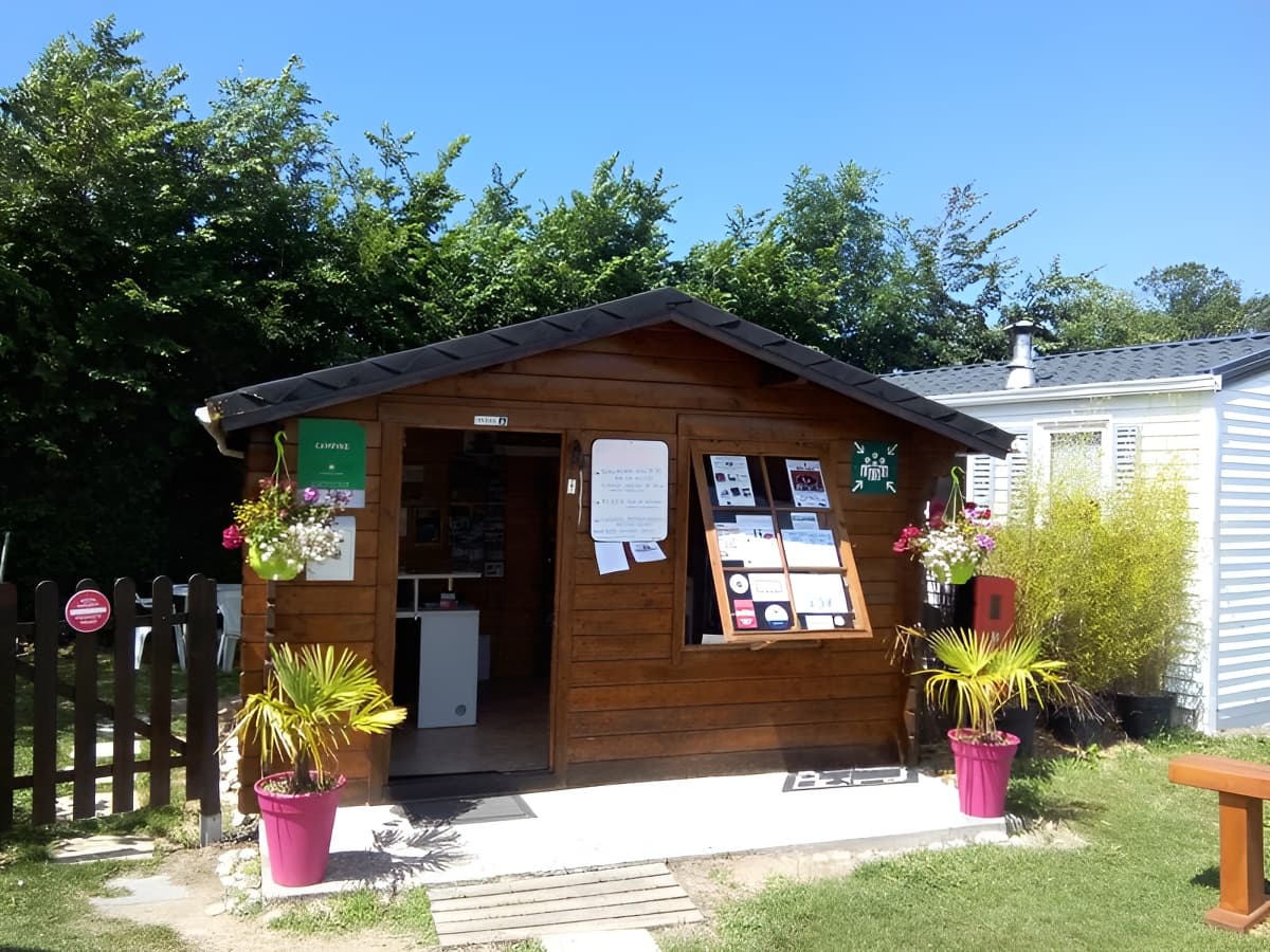 Camping les Bas Carreaux - Arromanches