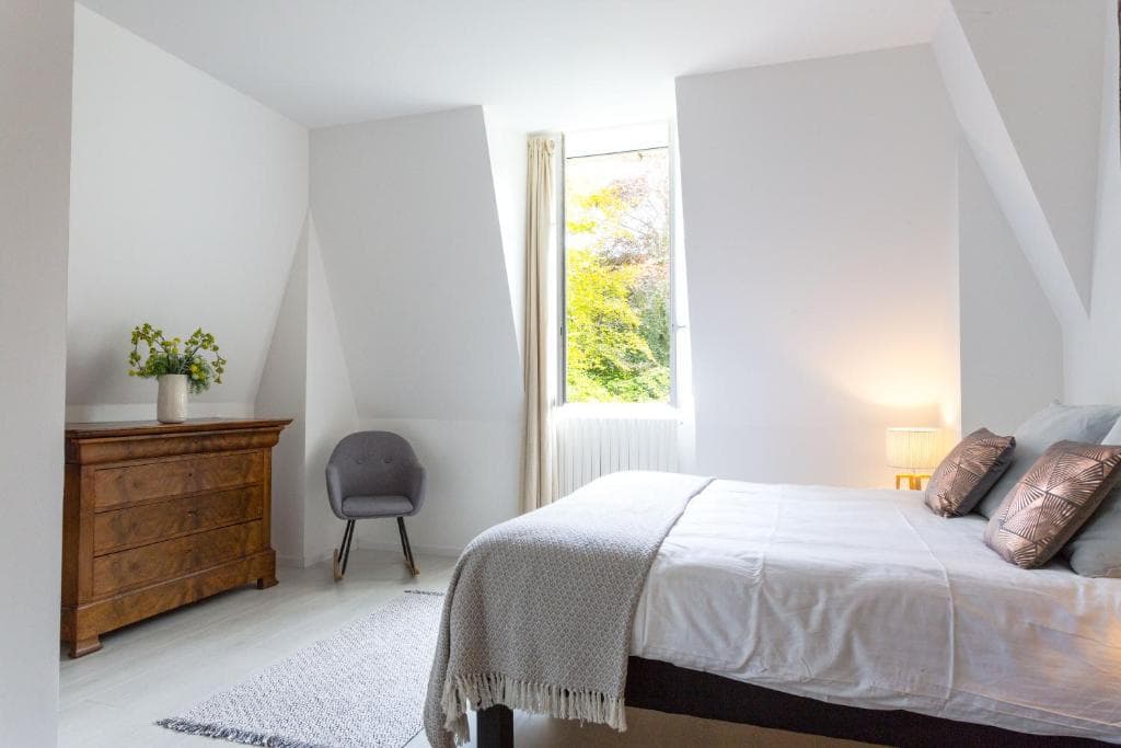 Chambre double de l'appartement Panoramique avec sa douche privative