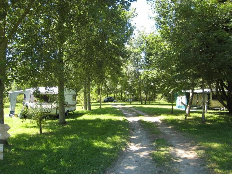 aire-naturelle-la-ferme-des-becs-plats-agon-coutainville-1