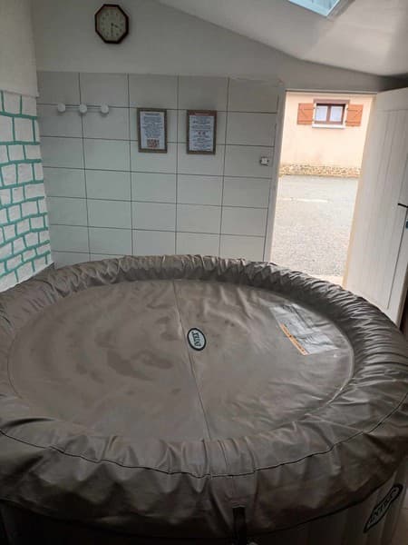 Gite Enouf pied de chat jacuzzi (1)