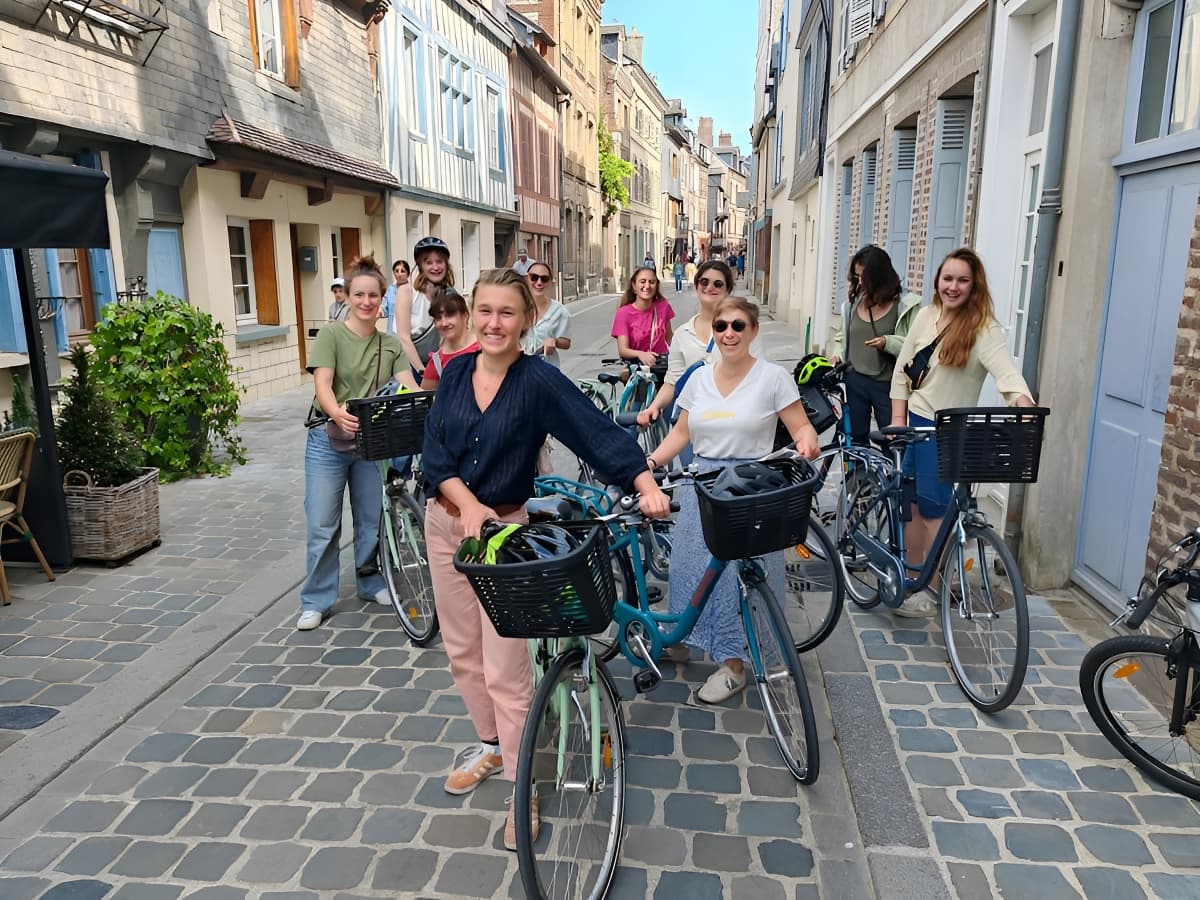 Honfleur Tours_visiter-honfleur-a-velo (1)