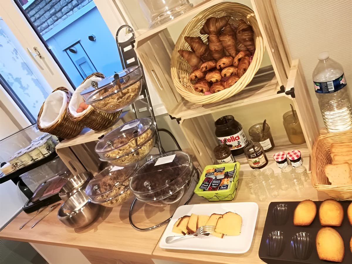 Hotel-La-Coupe-dOr-Lisieux-petit-dejeuner