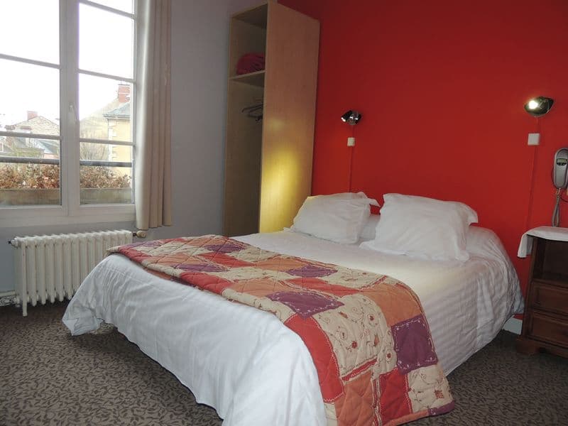 Hotel-Restaurant-Le-Hussard-Alencon
