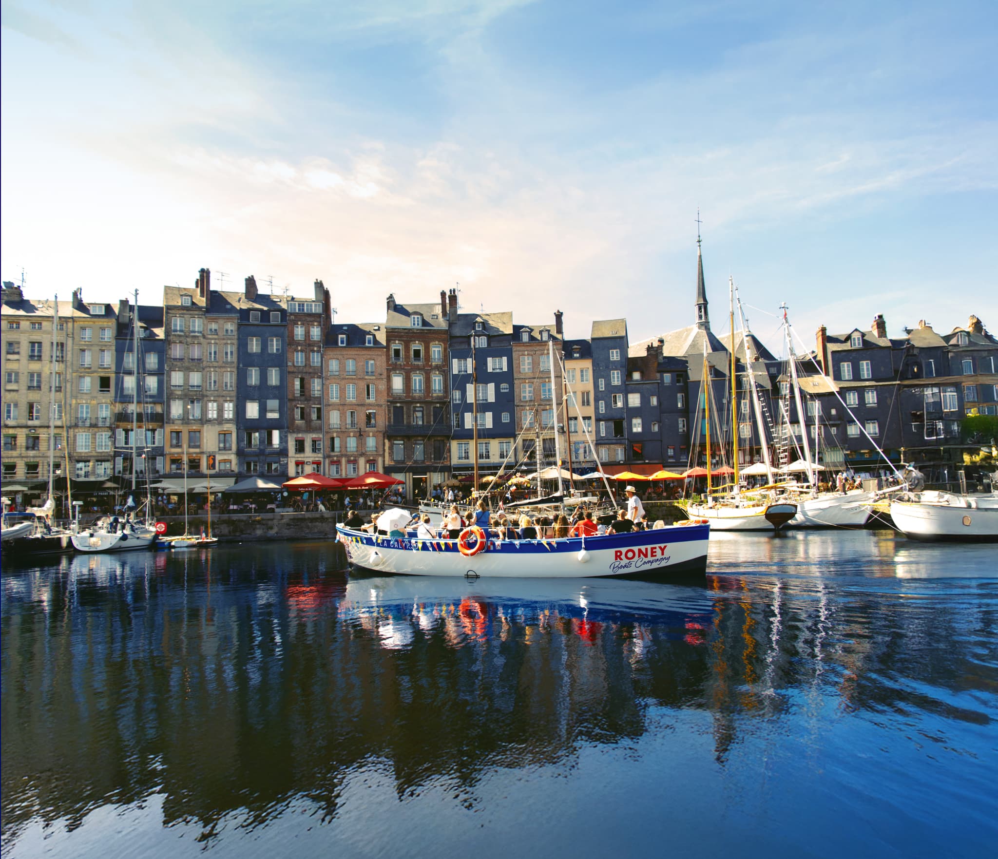 Bateau La Calypso et le Vieux Bassin