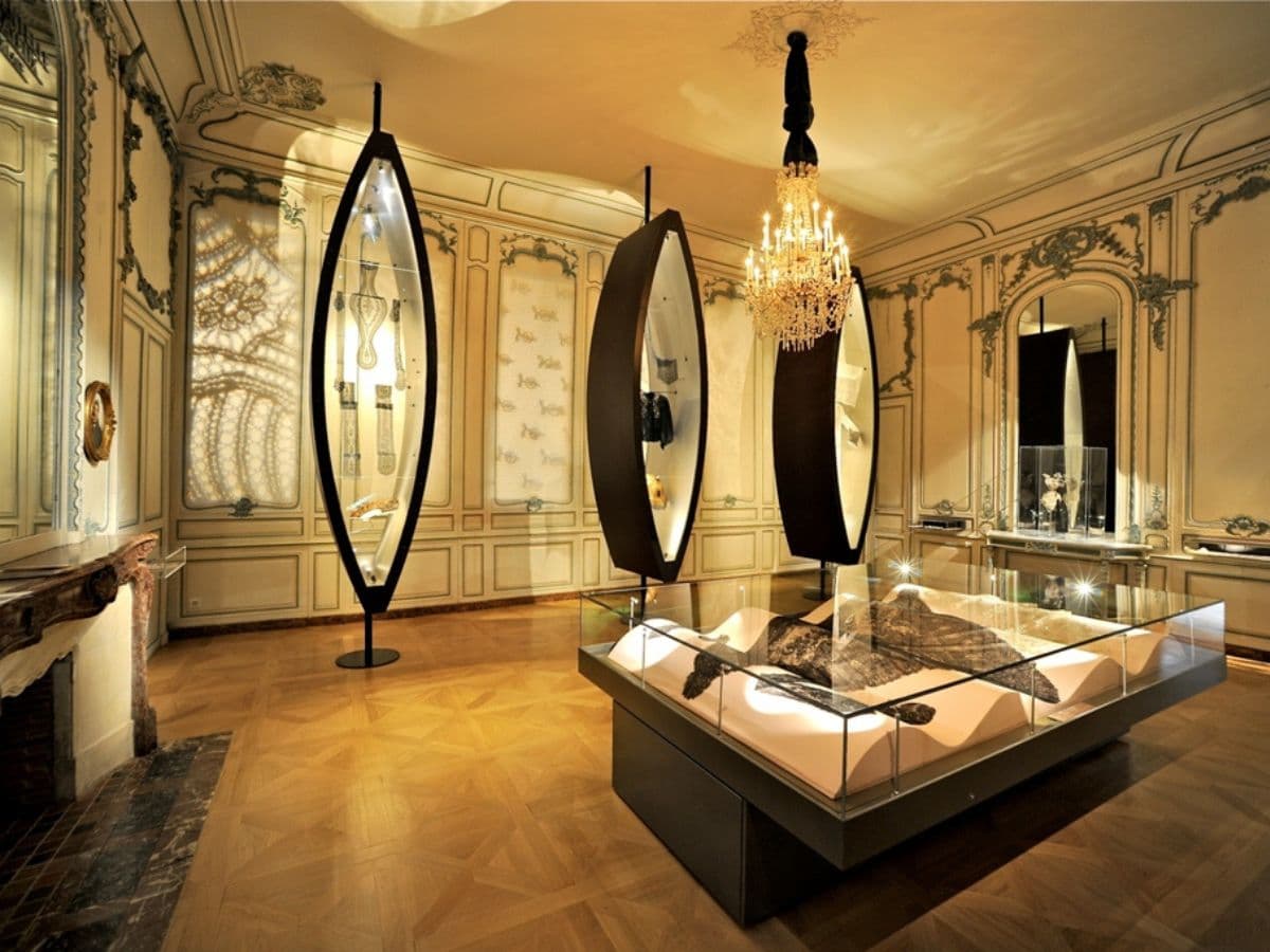 MAHB salle dentelles - Bayeux Museum