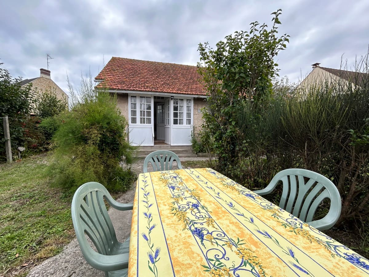 Mazet-Ludo-terasse-table-exterieur-Daniel-Chatel