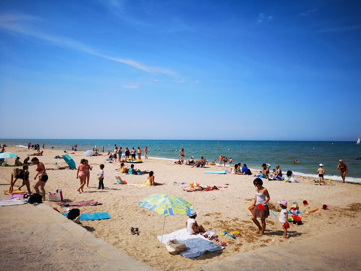 PLAGE-MER-DIGUE-LANGRUNE-SUR-MER