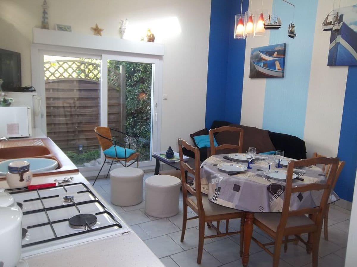 Saint-marcouf-ribet-le-petit-pavillon-bleu-1