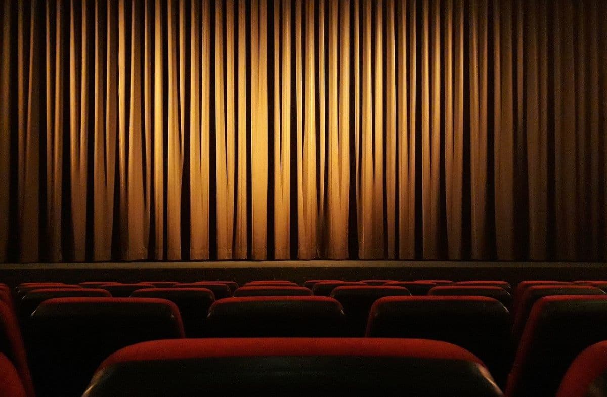 THEATRE*