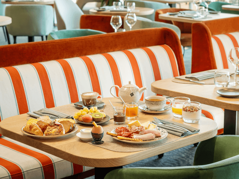 Design sans titre - o Table petit dej Hôtel de la Baie - Thalasso PrevithalTable petit dej Hôtel de la Baie - Thalasso Previthal