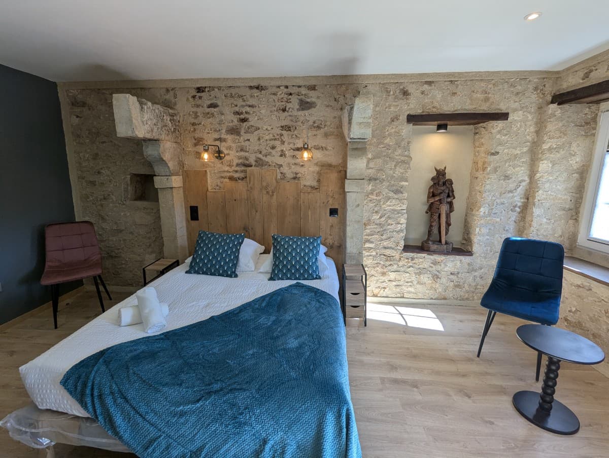 Magneville-gite-bazire-chambre-0