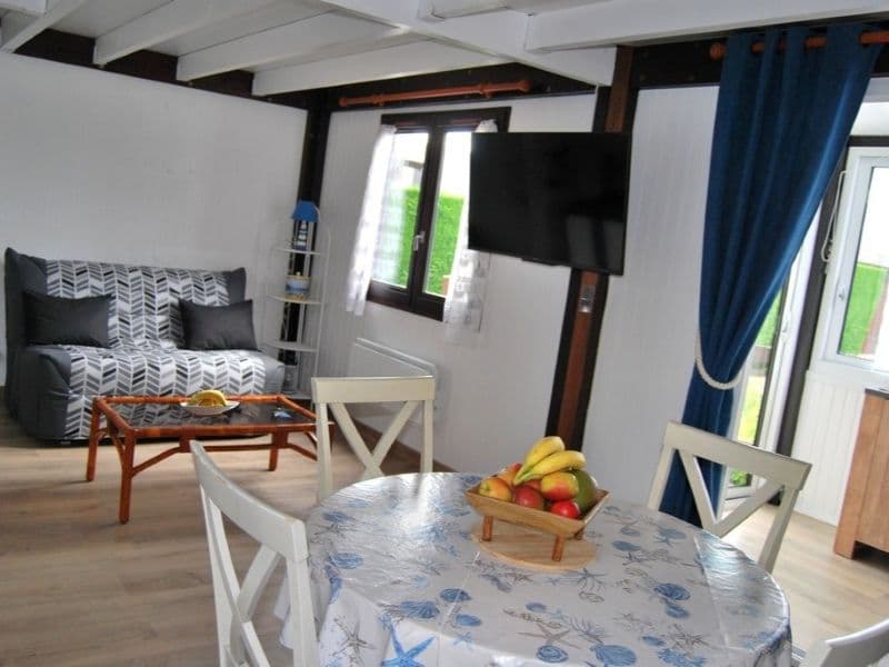 Vue-salon_Les-Goelands_Merville-Franceville-Plage