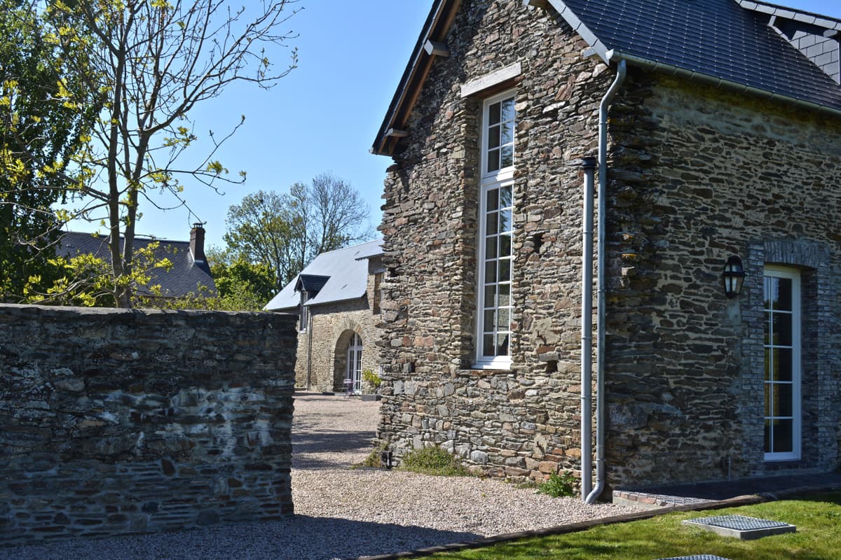 cerisy-la-foret-meuble-les-rochers-2