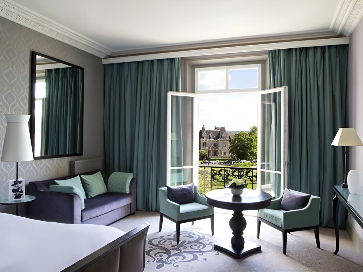 Grand Hôtel de Cabourg - Chambre avec vue jardin