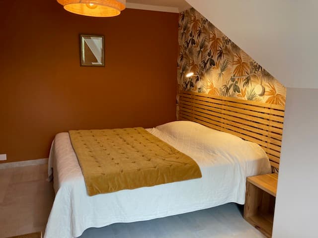 chambre ocre étage