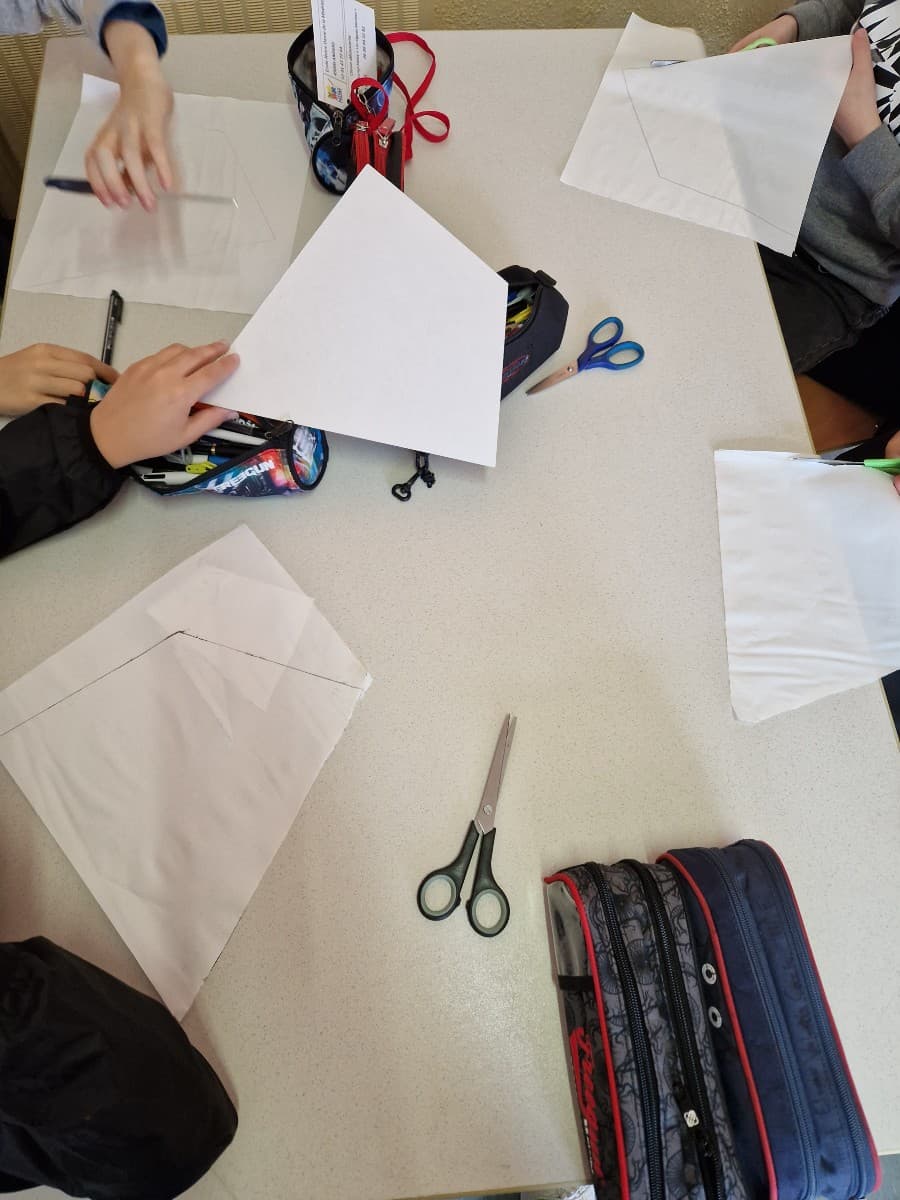Fabrication cerf-volant scolaires