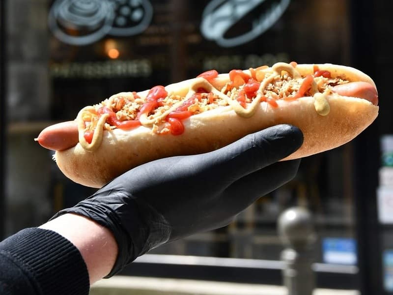 glacier-moustache-cherbourg-hotdog