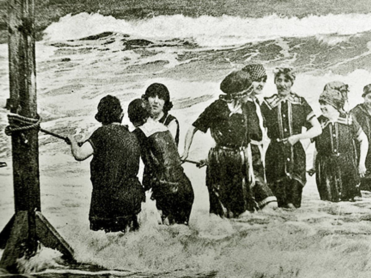 le bain à la corde vers 1900 tis