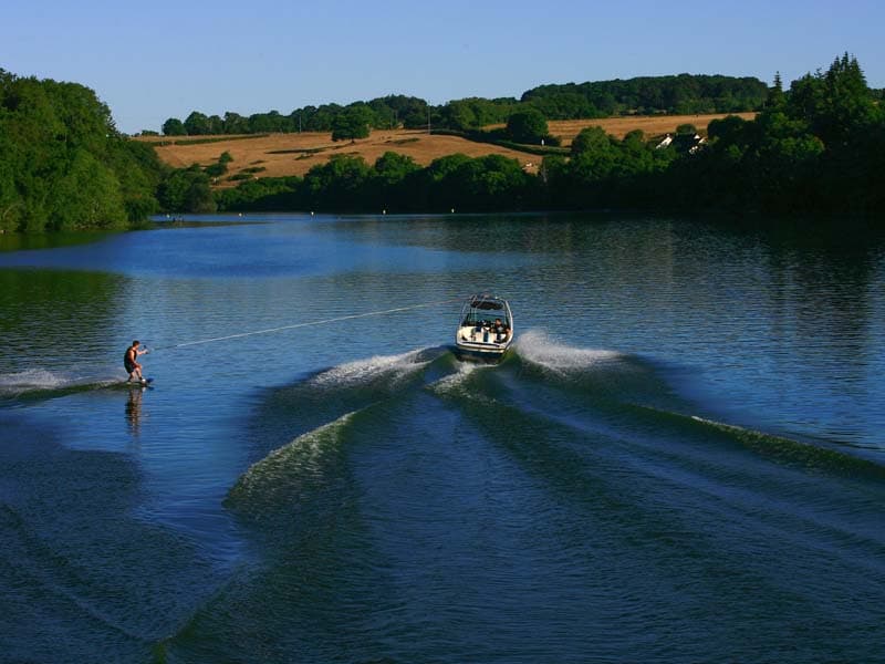Motonautisme en Suisse Normande - Putanges le Lac