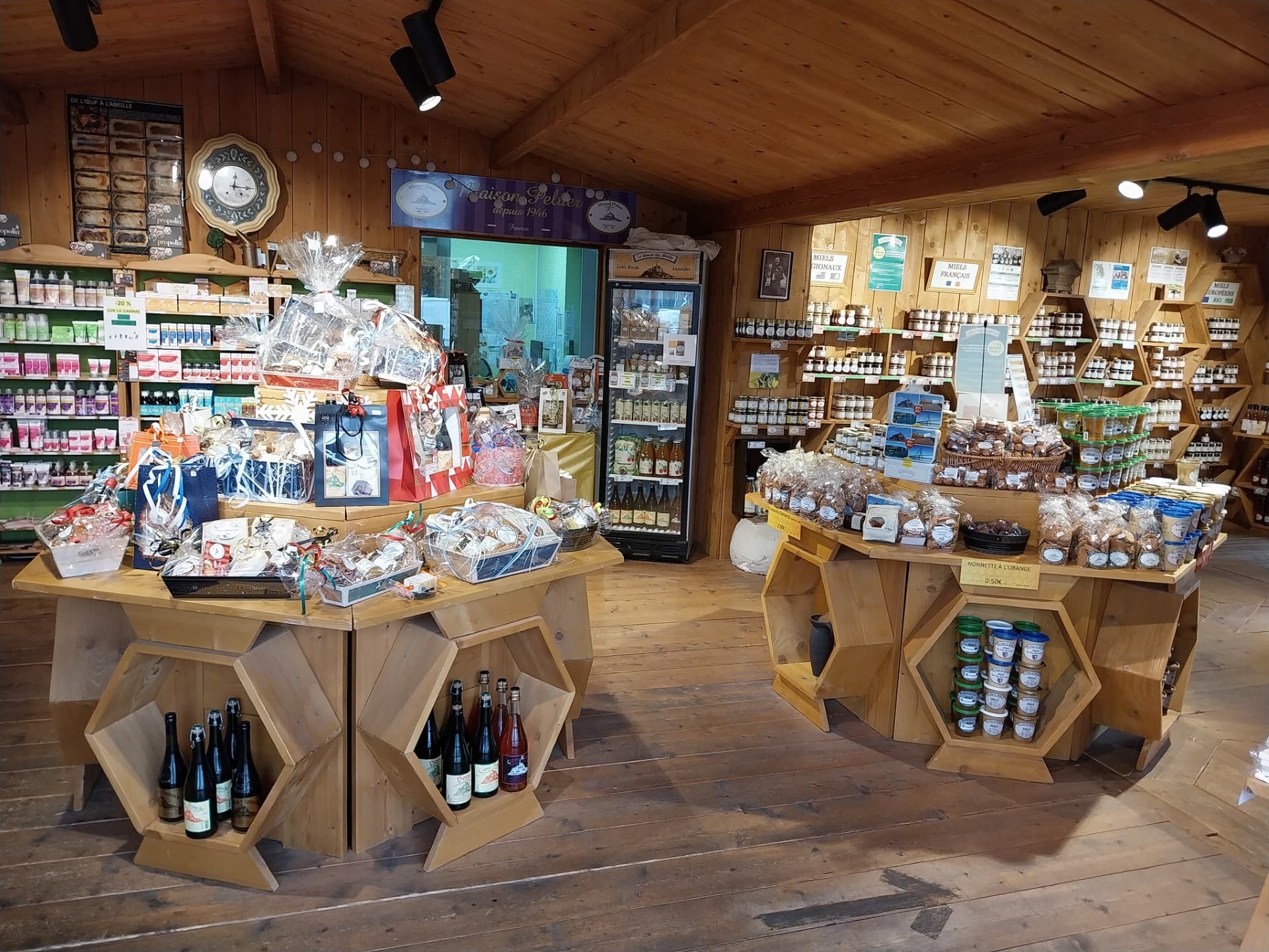 pontorson-commerce-le-manoir-des-abeilles