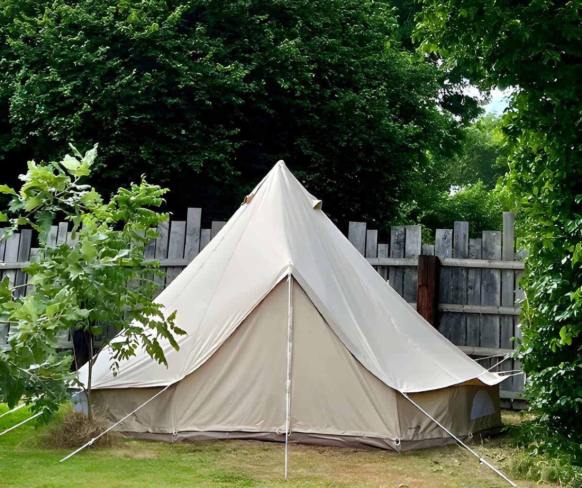 tipis-chambres-hotes-insolites-domaine-albizia-518x434