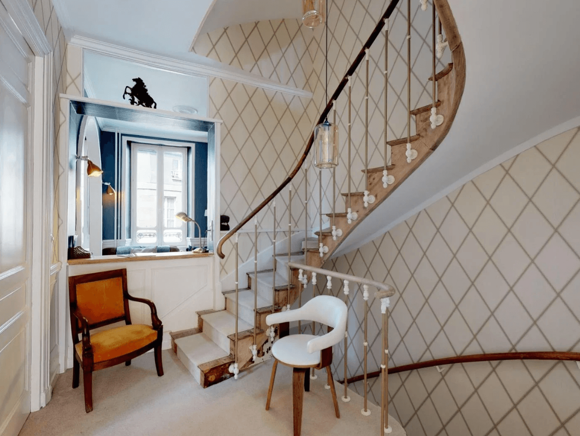 Villa Dei - escalier