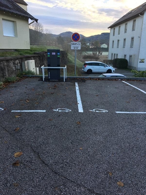 Borne de recharge pour véhicule électrique à Ramonchamp