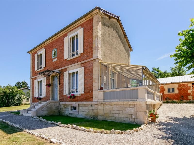 Maison de vacances qui s'y frotte s'y pique