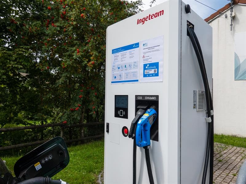 La Bresse - borne de rechargement rapide de véhicules électriques - RME