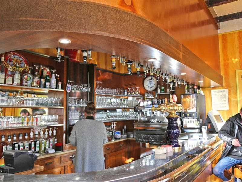 Bar le point central