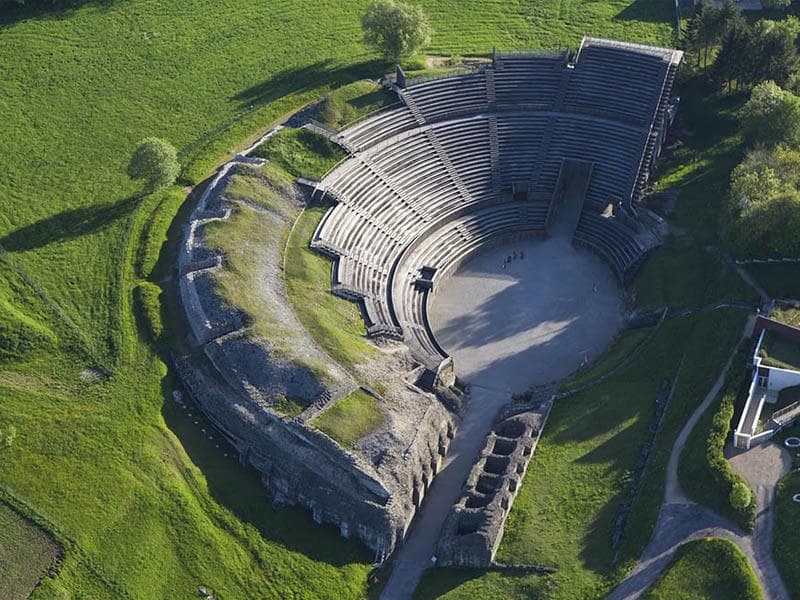 Un des plus Grands amphithéâtres de la Gaule