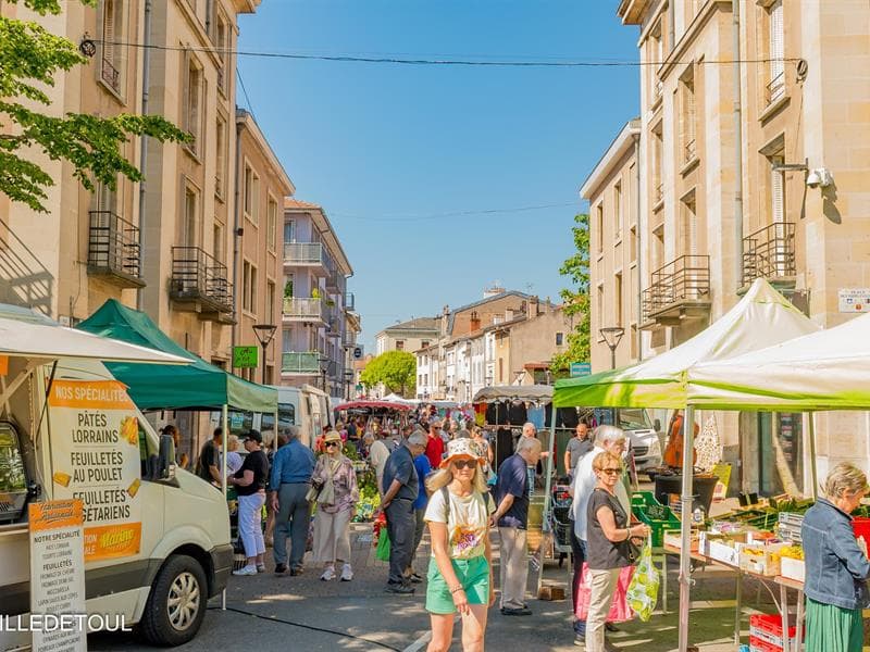 Marché bi-hebdomadaire de Toul