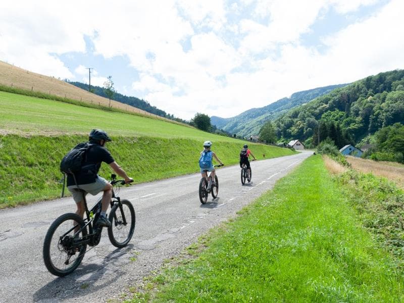 Mountain e-motion : location, vente et réparation de vélos