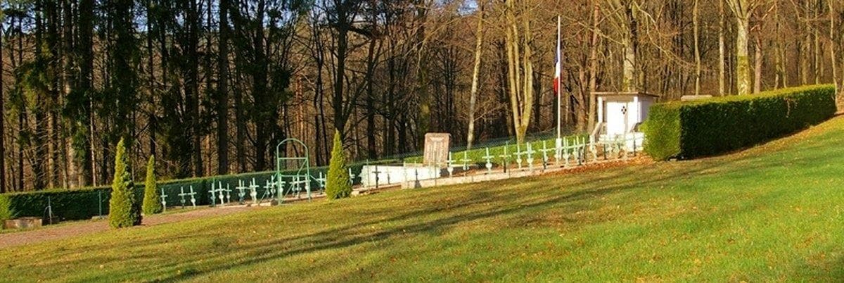Cimetière militaire français des Chênes