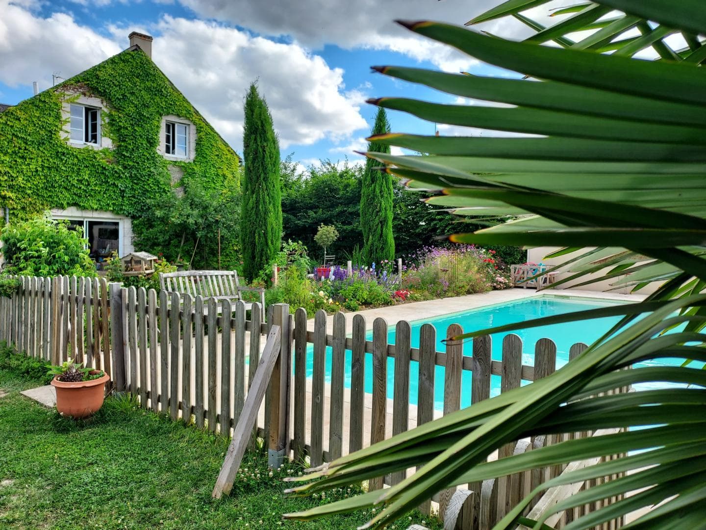 Le Bonheur des Hôtes_1